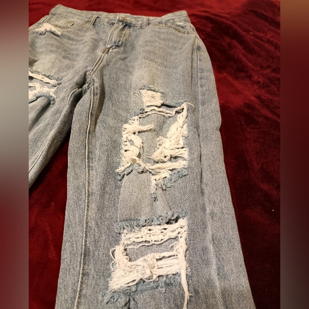 Shein Ripped Jeans - Picture 6 of 15